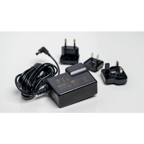 Humly HUM1006 power adapter/inverter Indoor 24 W Black HUM1006